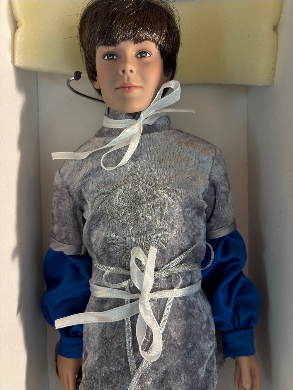 Disney Chronicles of Narnia Coronation Edmund 16.5 Doll - Picture 8 of 11